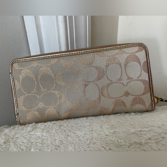 Coach Metallic jacquard Print wallet EUC - Picture 5 of 12